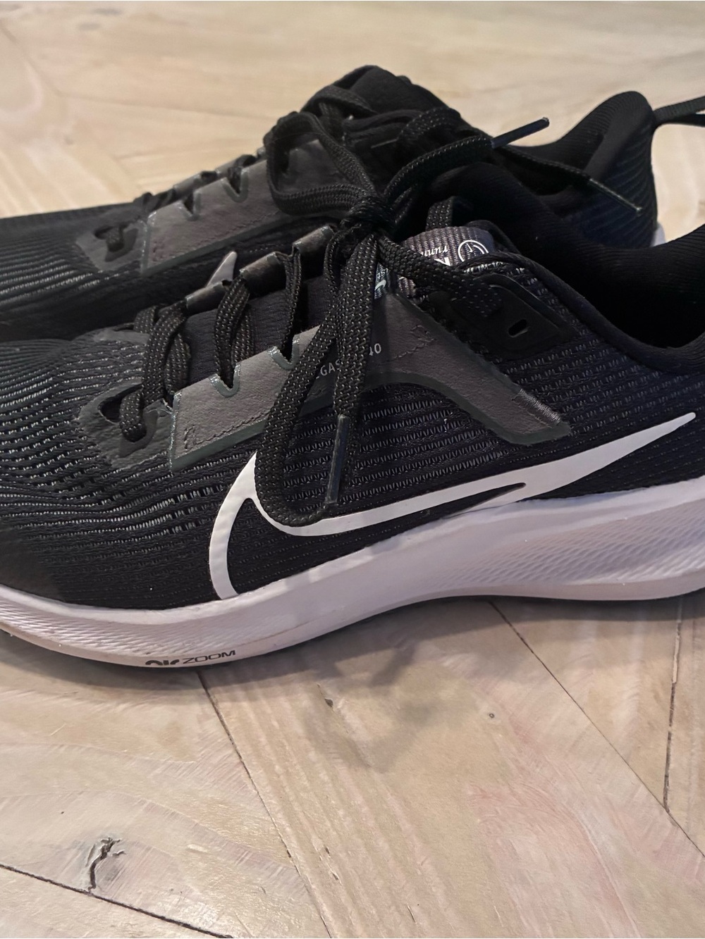 Nike Men's Black and White Running Sneakers